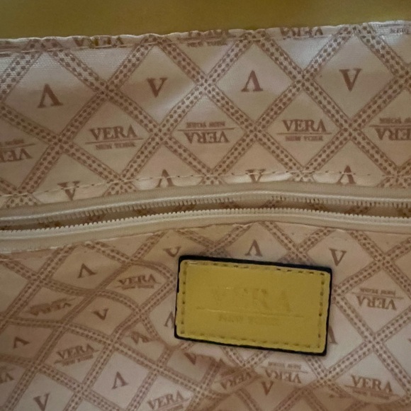 Vera New York Woven Tote 👜 - Picture 6 of 6